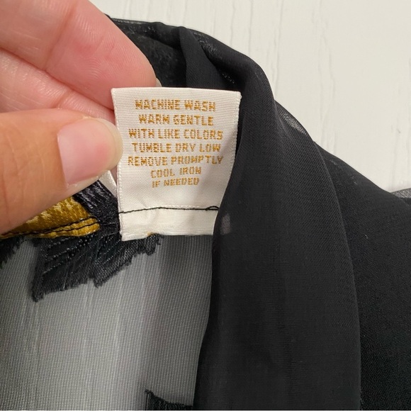 Vintage Victoria’s Secret Sheer Floral Robe Size S - Picture 11 of 13